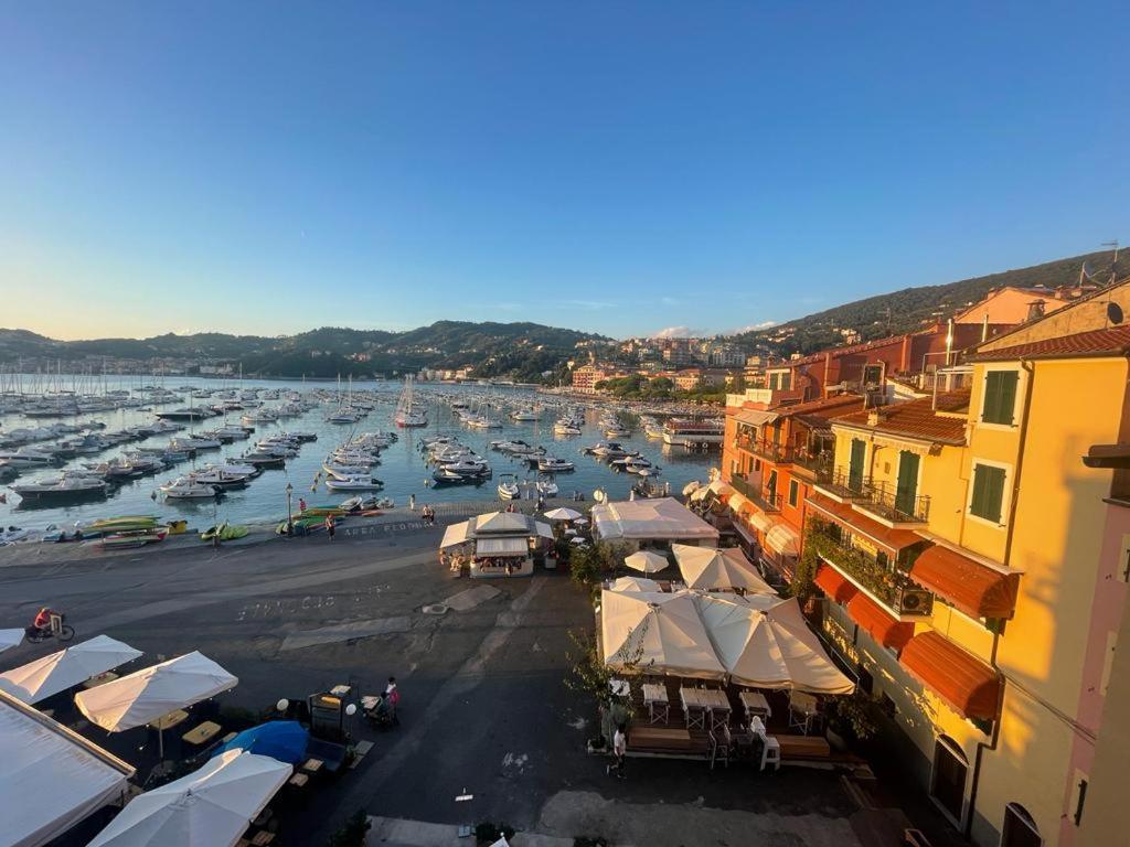 Suite Ventidue - Fronte Mare Lerici Exterior photo